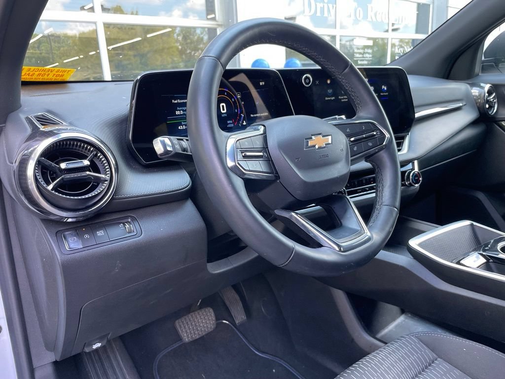 Used 2025 Chevrolet Equinox LT FWD image 10