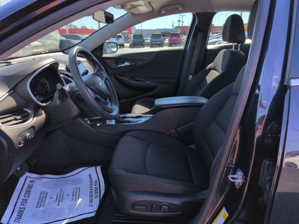 Used 2023 Chevrolet Malibu LT w/ Driver Confidence Package FWD image 9