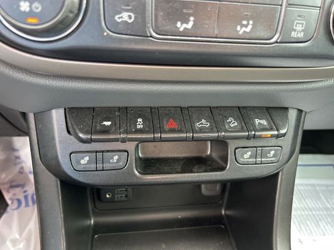 Used 2019 Chevrolet Colorado Z71 AWD/4WD image 24