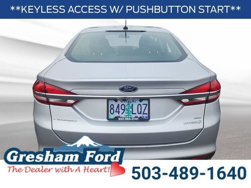 Used 2017 Ford Fusion SE FWD image 5