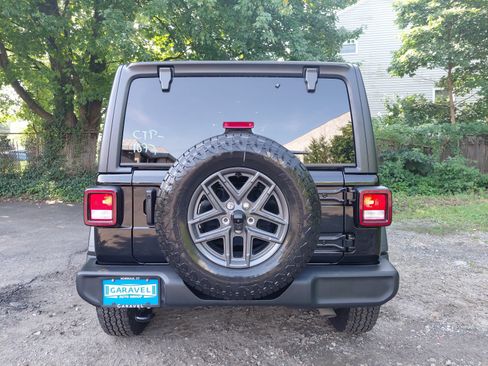 Used 2025 Jeep Wrangler Unlimited Sport AWD/4WD image 29