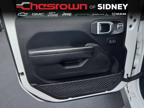 Used 2022 Jeep Gladiator Mojave w/ Cold Weather Group AWD/4WD image 17