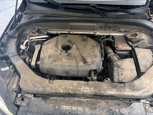 Used 2018 Volvo XC60 T5 Momentum w/ Vision Package image 13