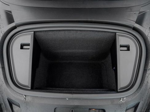 Used 2023 Porsche Taycan image 25