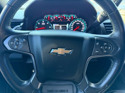 Used 2020 Chevrolet Suburban LT image 38