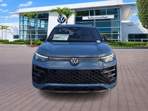 New 2026 Volkswagen Tiguan SE R-Line FWD image 2