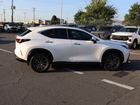 Used 2024 Lexus NX 250 FWD w/ Towing Package (2000 Lbs) image 11
