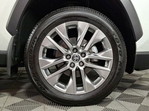 Used 2023 Toyota RAV4 XLE Premium image 11