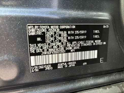 Used 2025 Toyota RAV4 XSE w/ Premium Package image 35