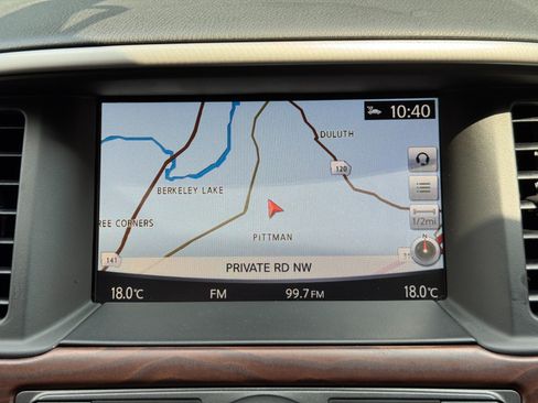 Used 2020 Nissan Pathfinder Platinum FWD image 23