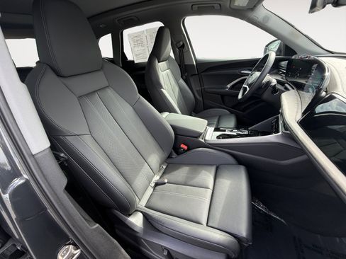 Certified 2025 Audi Q5 Premium Plus image 36