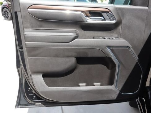 Used 2025 Chevrolet Silverado 1500 LT RWD image 23
