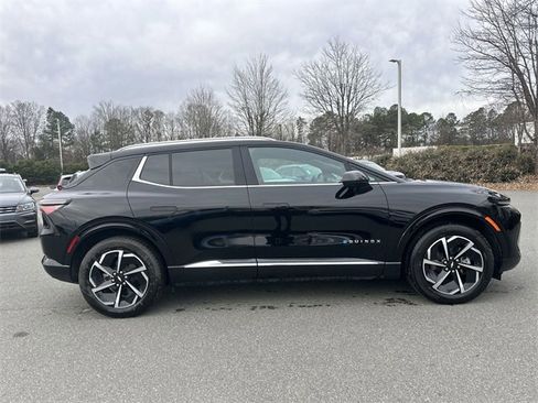 Used 2025 Chevrolet Equinox EV LT w/ Convenience Package image 6