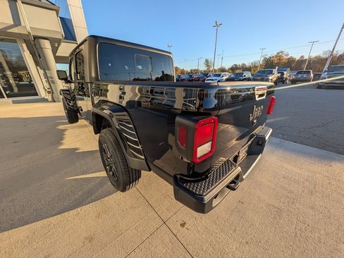New 2026 Jeep Gladiator Sport image 6