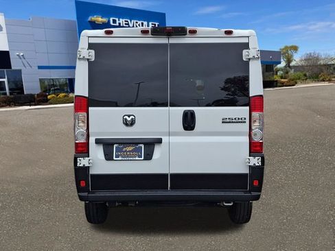 Used 2025 RAM ProMaster 2500 w/ U-Haul Equipment Group FWD image 25