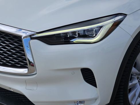 Used 2019 INFINITI QX50 Essential w/ Sensory Package FWD image 13