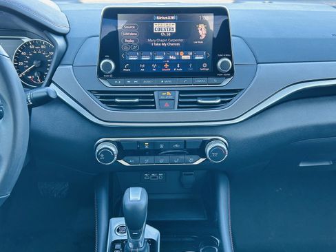 Used 2023 Nissan Altima 2.5 SR image 16