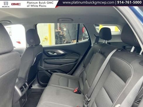 Used 2024 GMC Terrain SLE w/ Driver Convenience Package image 9