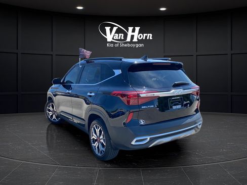 Certified 2022 Kia Seltos SX w/ Sunroof Package AWD/4WD image 5