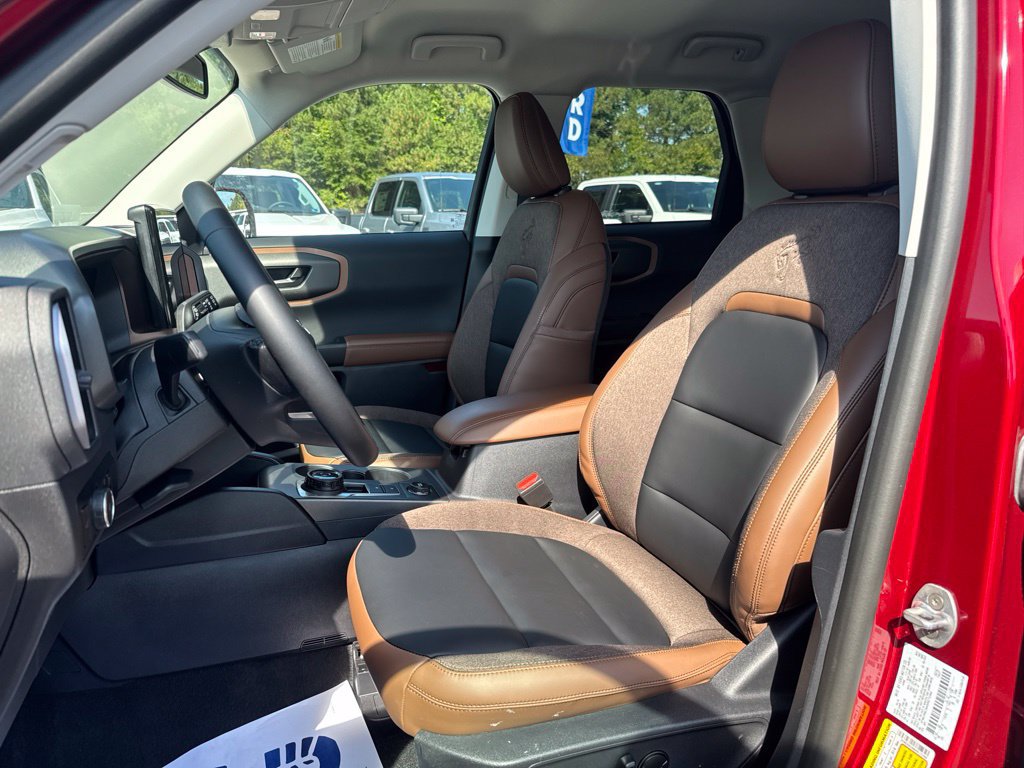 Used 2025 Ford Bronco Sport Outer Banks w/ Outer Banks Tech Package+ AWD/4WD image 9