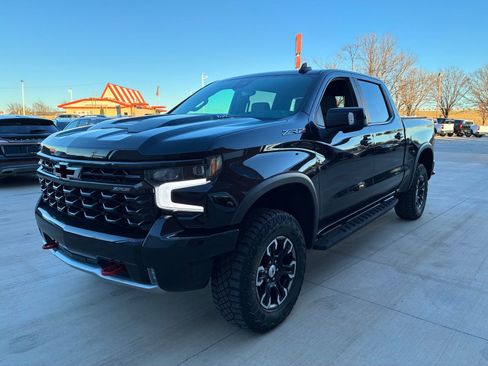 Used 2023 Chevrolet Silverado 1500 ZR2 w/ Technology Package image 1