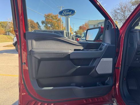 Used 2024 Ford F150 Lightning Lariat image 19