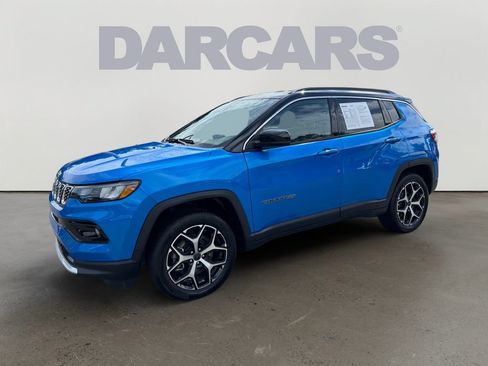 Used 2025 Jeep Compass Limited AWD/4WD image 3