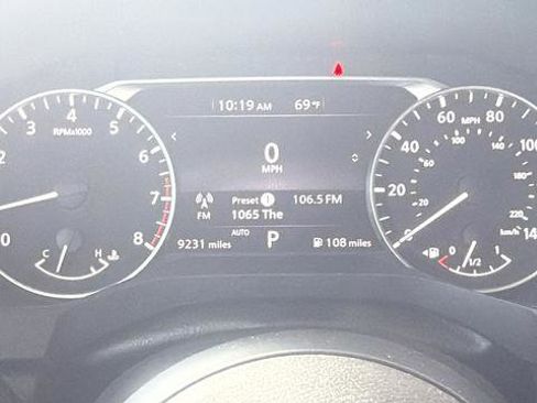Used 2025 Nissan Pathfinder S AWD/4WD image 10