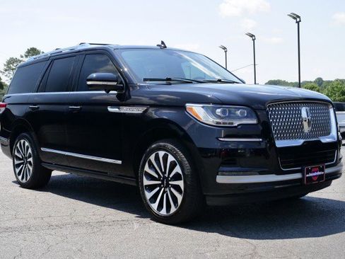 Used 2023 Lincoln Navigator Reserve AWD/4WD image 4