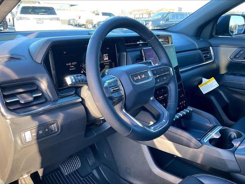 Used 2026 GMC Terrain Elevation w/ Elevation Premium Package image 32