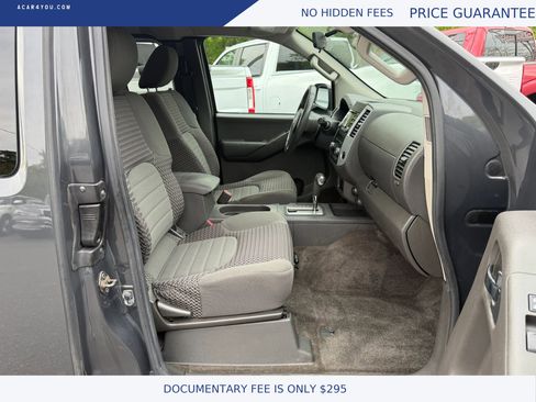 Used 2014 Nissan Frontier SV RWD image 12