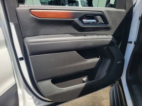 Used 2025 GMC Yukon Denali AWD/4WD image 10