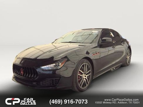 Used 2018 Maserati Ghibli S Q4 AWD/4WD image 2