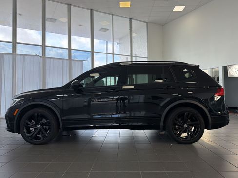 Used 2023 Volkswagen Tiguan SE R-Line FWD image 2