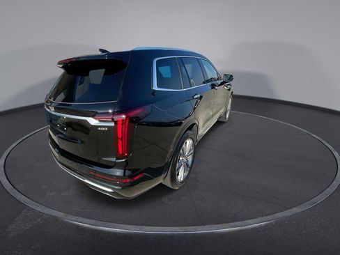 Certified 2025 Cadillac XT6 Premium Luxury image 8