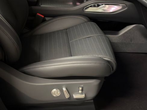 New 2026 Lincoln Nautilus Reserve AWD/4WD image 12