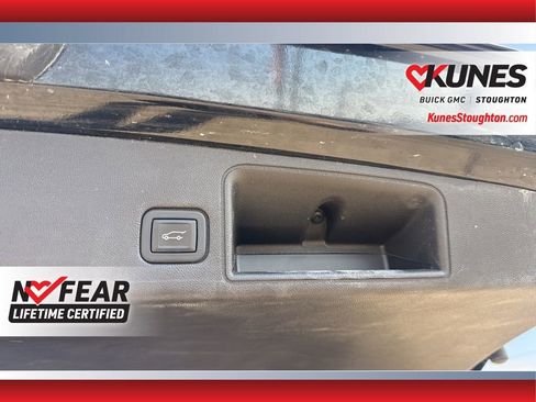 Used 2024 GMC Terrain SLT image 20