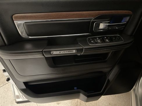 Used 2013 RAM 2500 Laramie w/ Convenience Group image 19