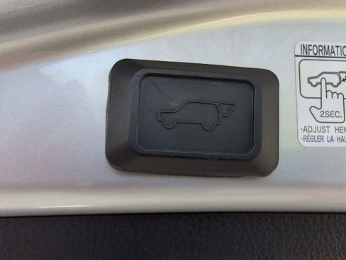 Used 2016 Toyota RAV4 XLE w/ Convenience Package AWD/4WD image 31