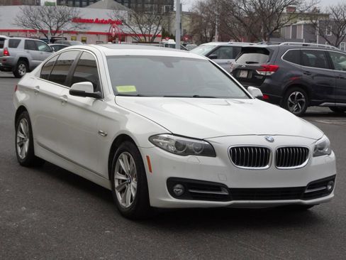 Used 2015 BMW 528i xDrive Sedan AWD/4WD image 3