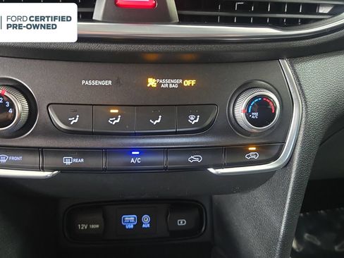 Used 2019 Hyundai Santa Fe SE AWD/4WD image 16