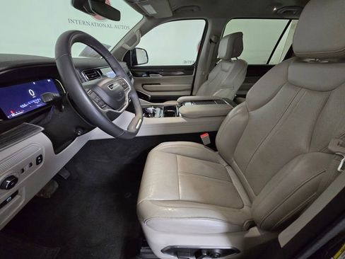 Used 2022 Jeep Wagoneer Series III image 18