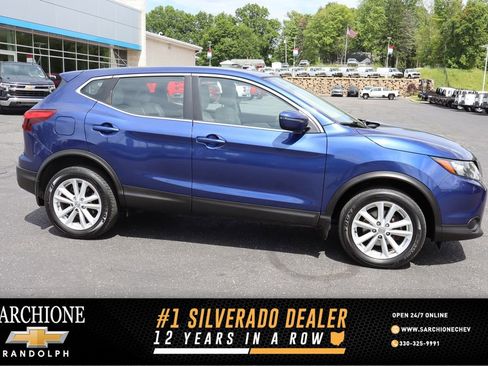 Used 2018 Nissan Rogue Sport FWD image 1