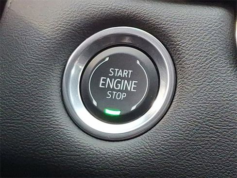 New 2025 GMC Canyon Elevation w/ Convenience Package image 14