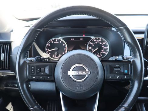 Used 2023 Nissan Pathfinder SL AWD/4WD image 21