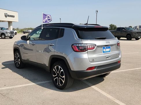 Used 2024 Jeep Compass Limited AWD/4WD image 3