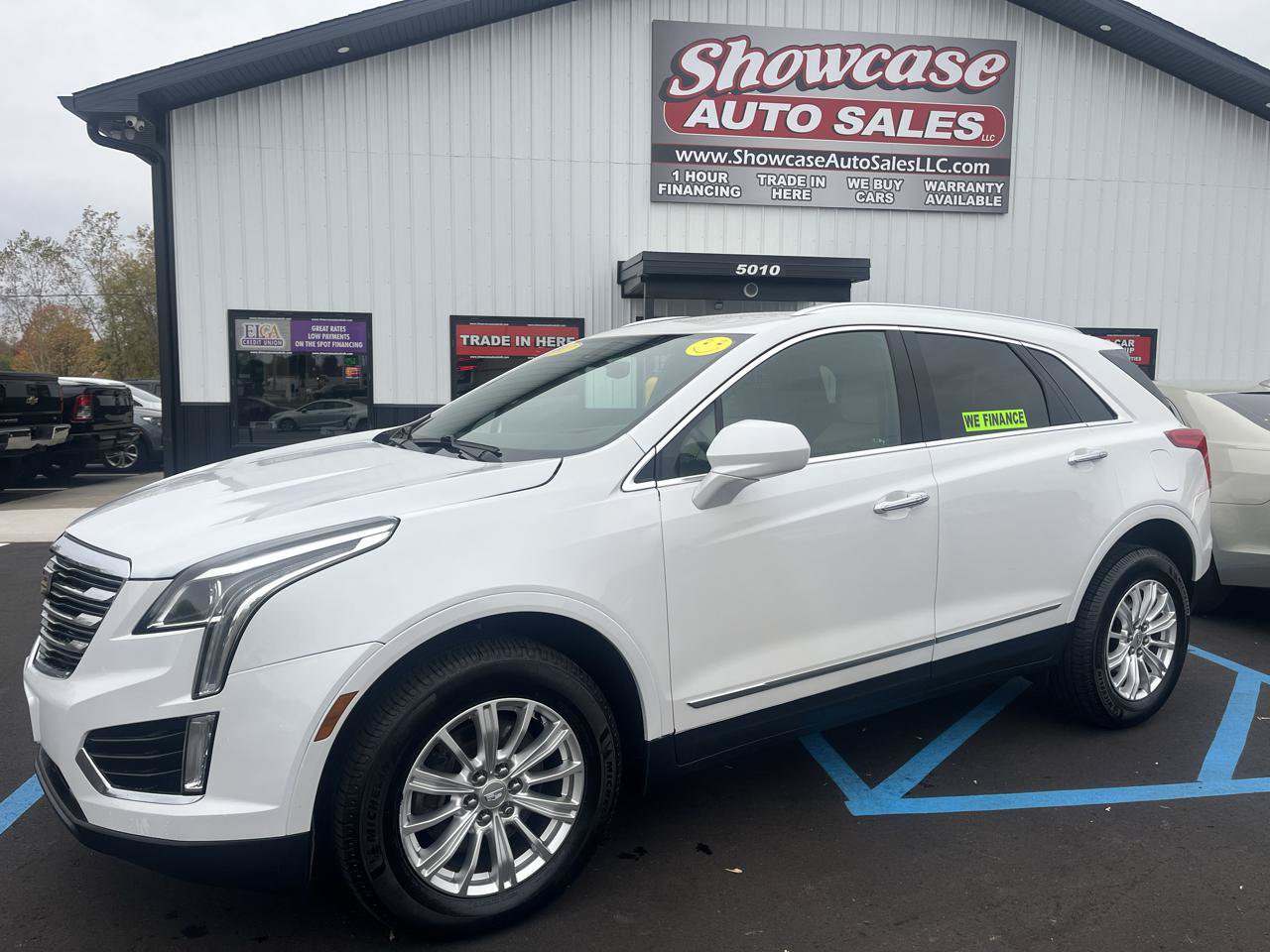 Used 2017 Cadillac XT5 FWD image 1