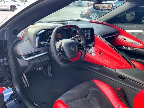 Used 2021 Chevrolet Corvette Stingray Preferred Cpe w/ Z51 Performance Package RWD image 2