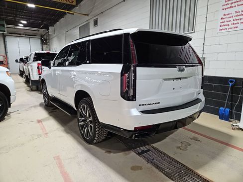 Used 2023 Cadillac Escalade Sport image 6