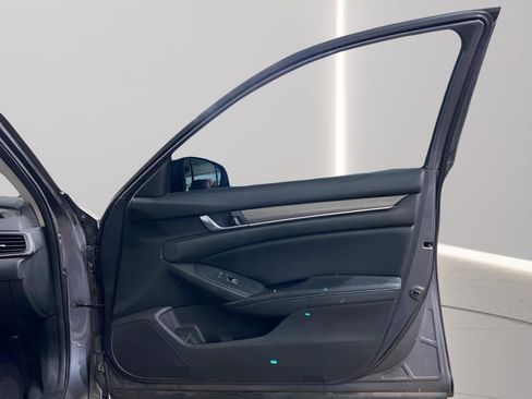 Used 2018 Honda Accord LX image 22